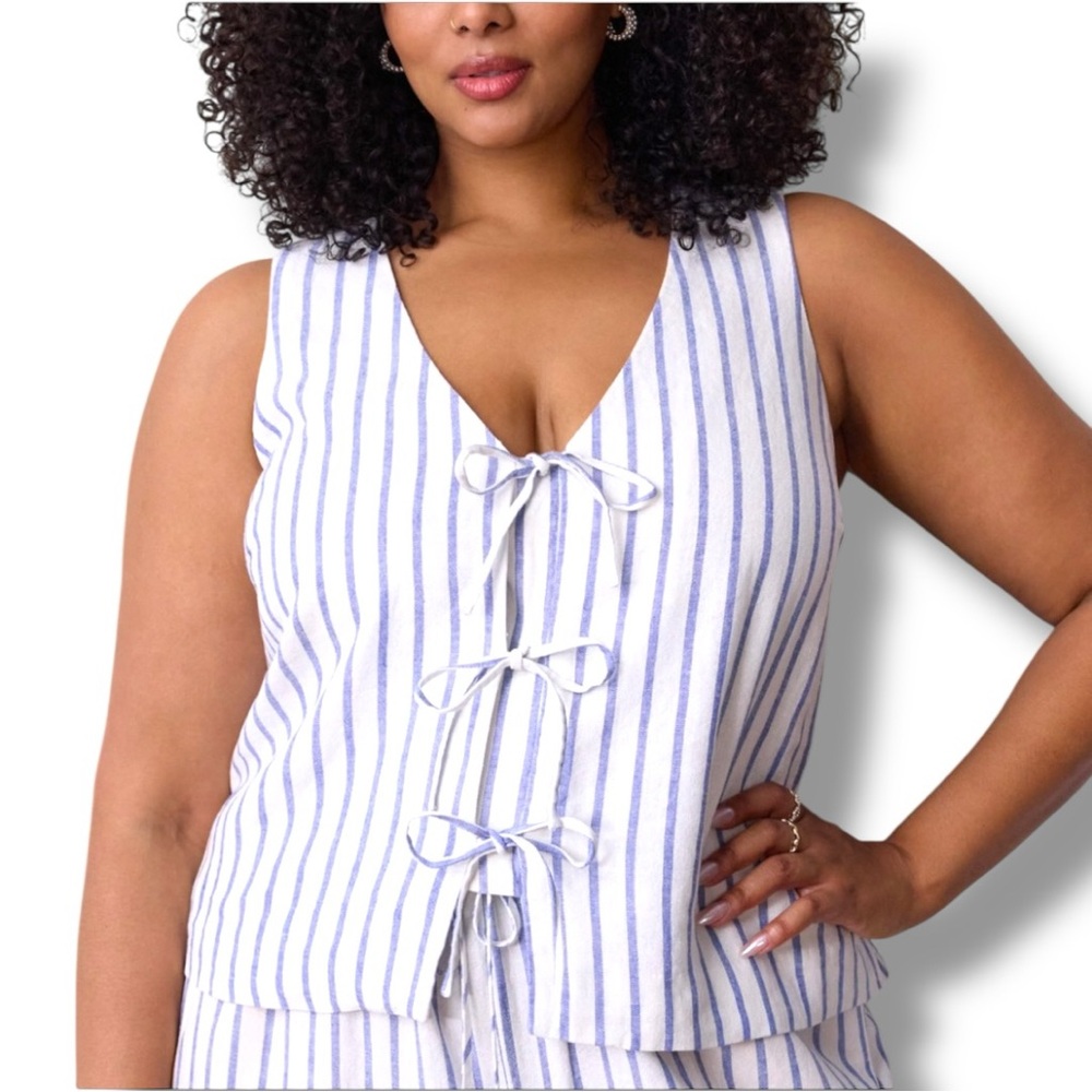 Lauren Conrad 2-Piece White and Blue Striped Lightweight Tie Up Top & Bottom Set - Picture 3 of 16